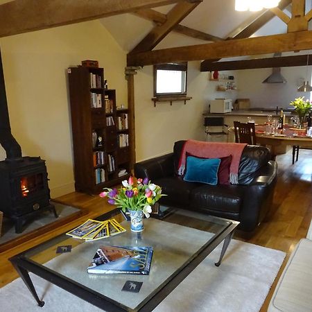 Glanhenwye Courtyard Cottages Glasbury Exterior foto